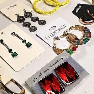 12 Pairs Wearable Earrings Grab Bag for Resell or Craft Lot CV153